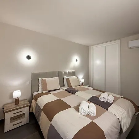 Apartamento Calm Stunning Beachfront Wsea Views