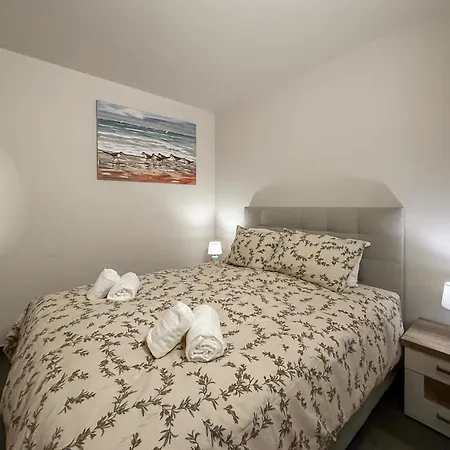 Calm Stunning Beachfront Wsea Views Appartement